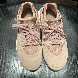 Great Condition Dusty Pink Nike Huaraches